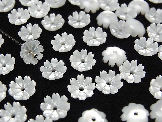 [Video] High Quality White Shell AAA 3D Flower 8mm Center Hole 4pcs