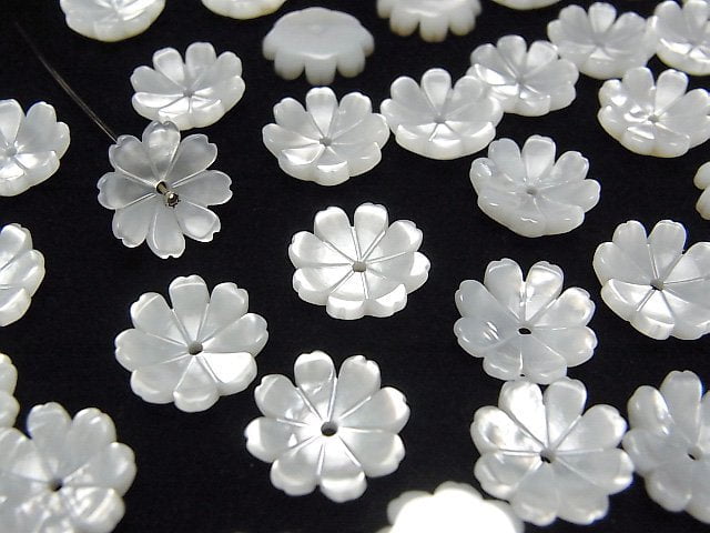 [Video] High Quality White Shell AAA 3D Flower 12mm Center Hole 4pcs