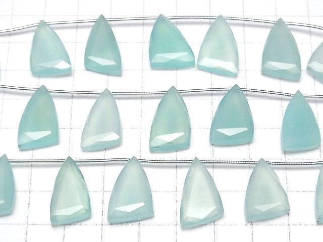 [Video]High Quality Sea Blue Chalcedony AAA- Flat Triangle half or 1strand (8pcs)