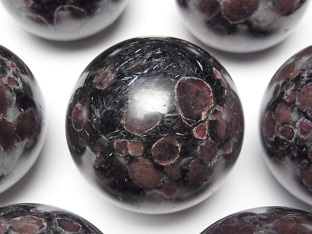[Video] NuMitein Garnet Sphere, Round 50-55mm 1pc