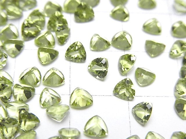 [Video]High Quality Peridot AAA Loose stone Triangle Faceted 4x4mm 10pcs