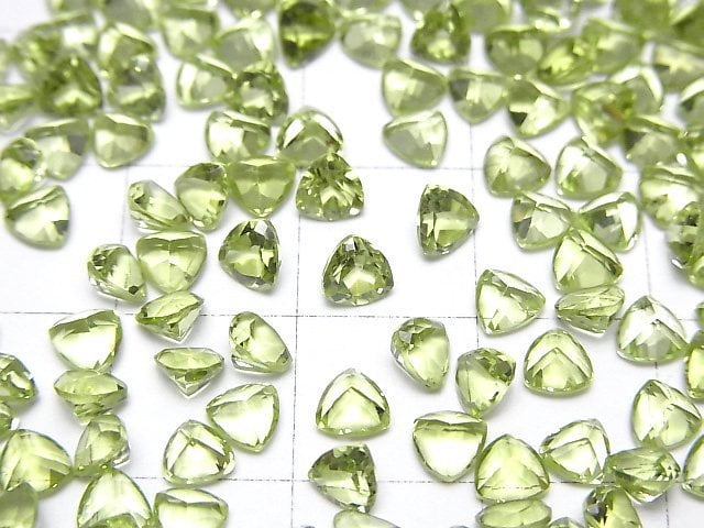 [Video]High Quality Peridot AAA Loose stone Triangle Faceted 4x4mm 10pcs