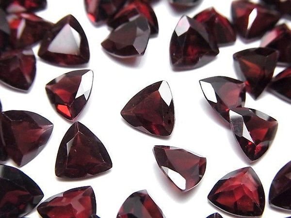 [Video]High Quality Mozambique Garnet AA++ Loose stone Triangle Faceted 8x8mm 3pcs