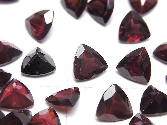 [Video]High Quality Mozambique Garnet AA++ Loose stone Triangle Faceted 8x8mm 3pcs