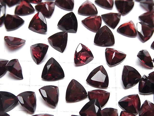 [Video]High Quality Mozambique Garnet AA++ Loose stone Triangle Faceted 8x8mm 3pcs