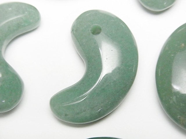 [Video] Green Aventurine Comma Shaped Bead 30x19mm 1pc