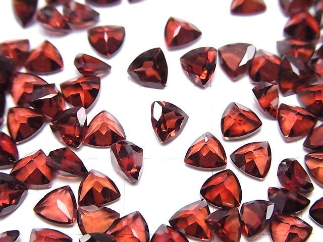 [Video]High Quality Mozambique Garnet AAA Loose stone Triangle Faceted 5x5mm 10pcs