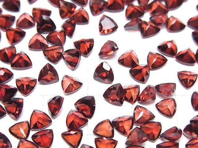 [Video]High Quality Mozambique Garnet AAA Loose stone Triangle Faceted 5x5mm 10pcs