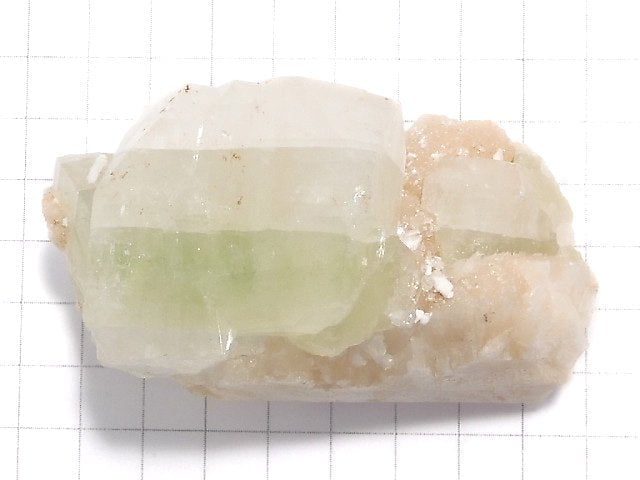 [Video][One of a kind] Apophyllite Cluster NO.31