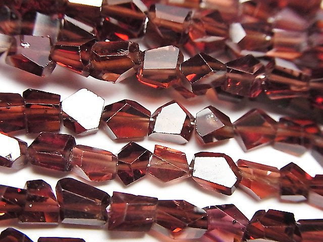 [Video]High Quality Mozambique Garnet AAA- Faceted Nugget half or 1strand beads (aprx.7inch/18cm)