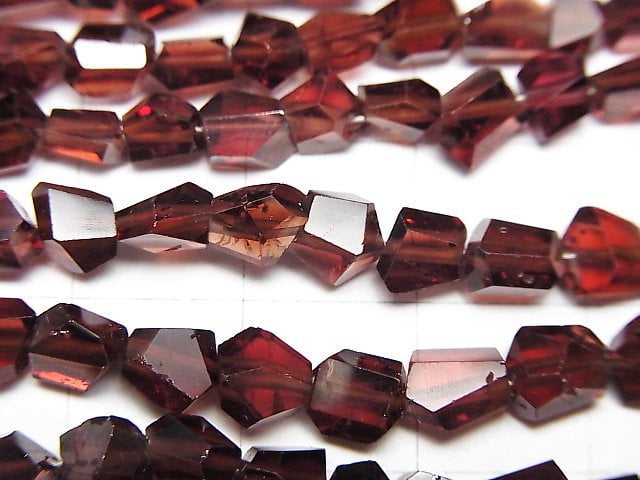 [Video]High Quality Mozambique Garnet AAA- Faceted Nugget half or 1strand beads (aprx.7inch/18cm)