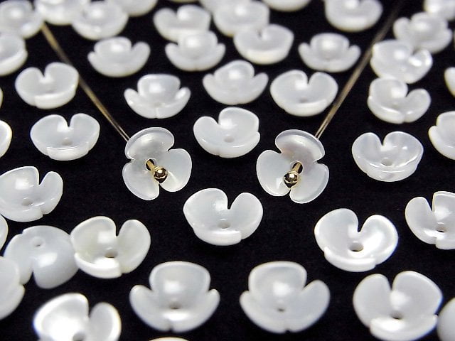 [Video] High Quality White Shell (Silver-lip Oyster) AAA 3D Flower 6mm Center Hole 4pcs