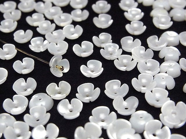 [Video] High Quality White Shell (Silver-lip Oyster) AAA 3D Flower 6mm Center Hole 4pcs