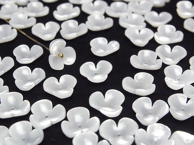 [Video] High Quality White Shell (Silver-lip Oyster) AAA 3D Flower 10mm Center Hole 4pcs