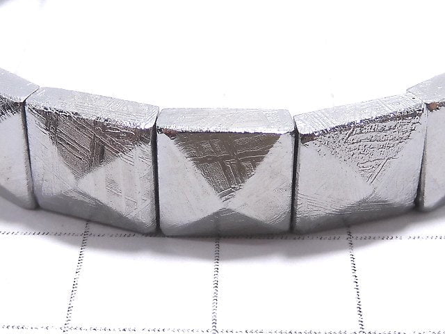 [Video][One of a kind] Meteorite (Muonionalusta) 2-hole Faceted Square 10x10mm Bracelet NO.1