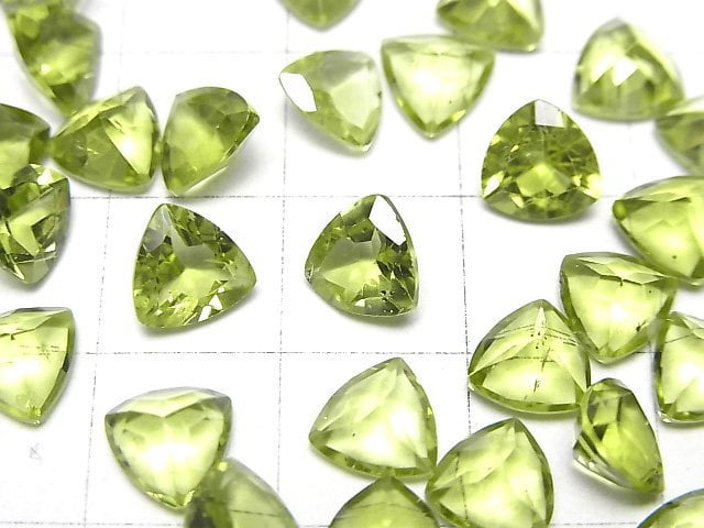 [Video]High Quality Peridot AAA Loose stone Triangle Faceted 7x7mm 2pcs