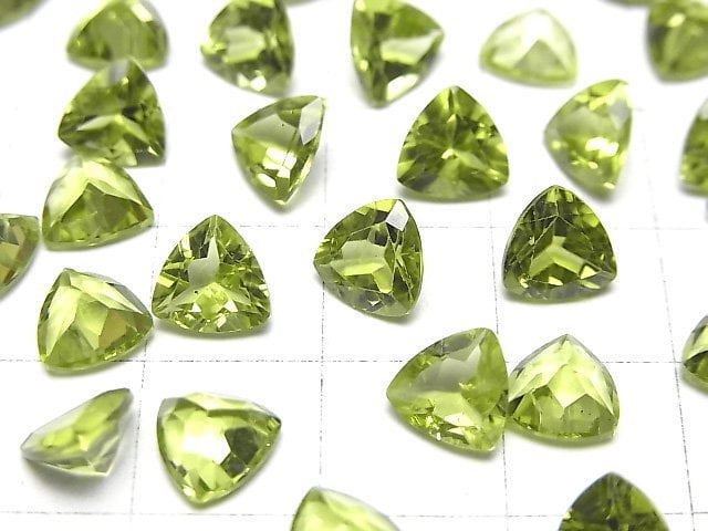 [Video]High Quality Peridot AAA Loose stone Triangle Faceted 7x7mm 2pcs