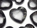 [Video] Nuummite Undrilled Heart 28x30mm 1pc