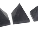 [Video] Shungite AAA Pyramid Shape 35-40mm 1pc