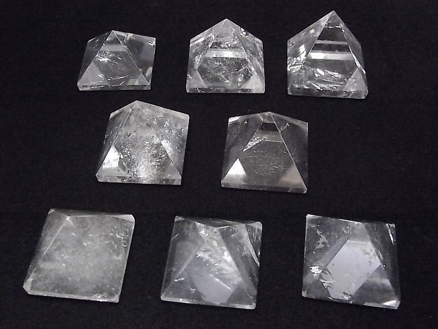 [Video] Crystal AAA - Pyramid Shape 26x26x21mm 1pc