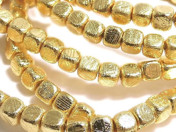 [Video] Meteorite (Muonionalusta) Cube 4x4x4mm Yellow Gold Bracelet
