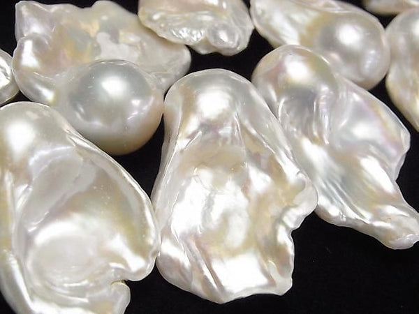 [Video] Fresh Water Pearl AA+ Fin Baroque 20-37mm White 1strand beads (approx. 16 inches/39 cm)