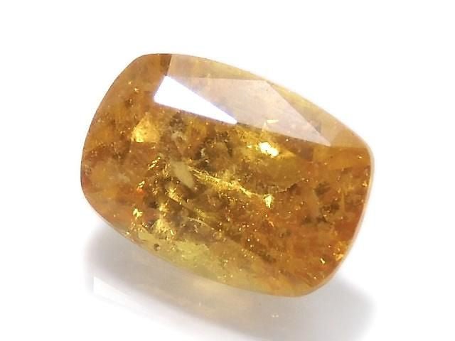 [Video][One of a kind] High Quality Scheelite Loose Stone Faceted 1pc NO.3