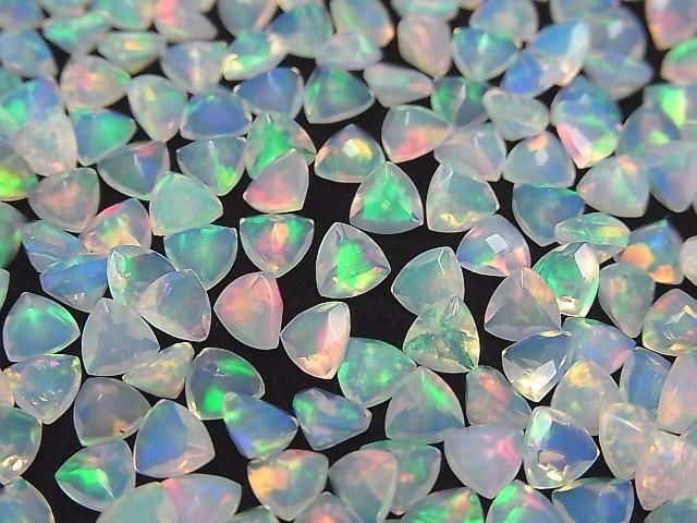 [Video] High Quality Ethiopian Opal AAA Loose Stone Triangle Faceted 5x5mm 10pcs