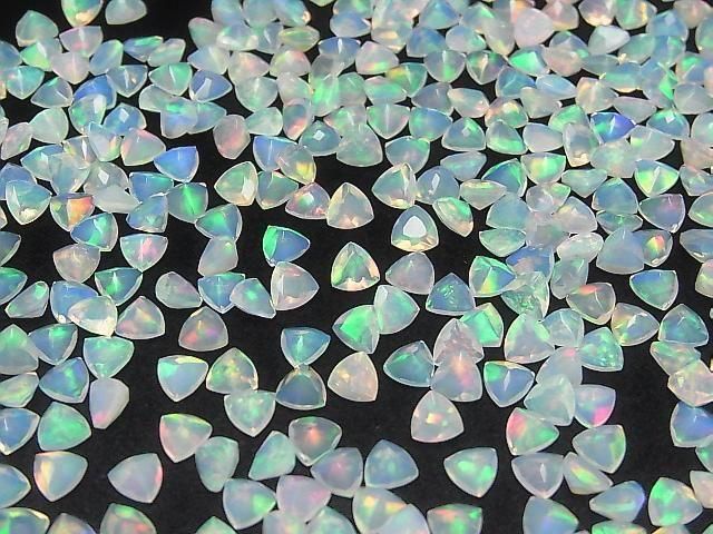 [Video] High Quality Ethiopian Opal AAA Loose Stone Triangle Faceted 5x5mm 10pcs