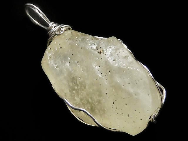[Video][One of a kind] Libyan Desert Glass Rough Rock Nugget Pendant Wire Frame NO.1