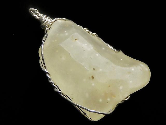 [Video][One of a kind] Libyan Desert Glass Rough Rock Nugget Pendant Wire Frame NO.4