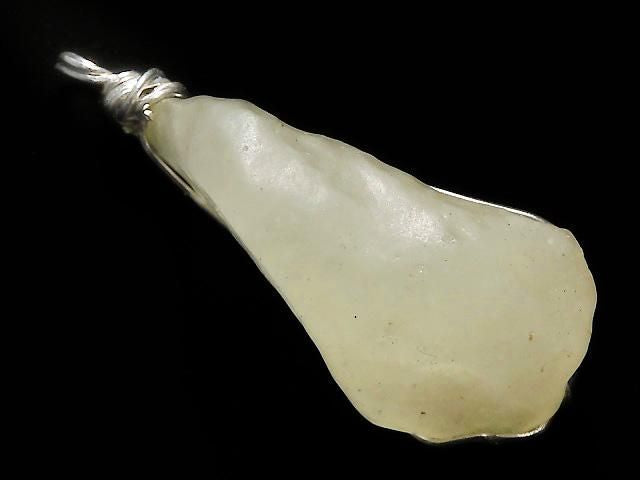 [Video][One of a kind] Libyan Desert Glass Rough Rock Nugget Pendant Wire Frame NO.6