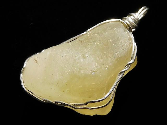 [Video][One of a kind] Libyan Desert Glass Rough Rock Nugget Pendant Wire Frame NO.11