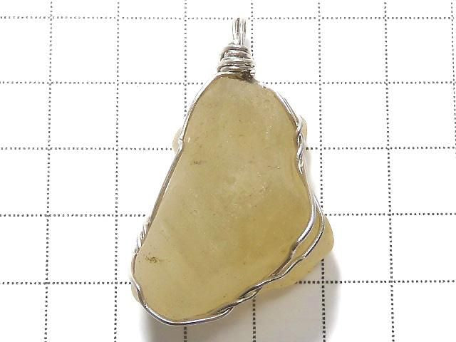 [Video][One of a kind] Libyan Desert Glass Rough Rock Nugget Pendant Wire Frame NO.11