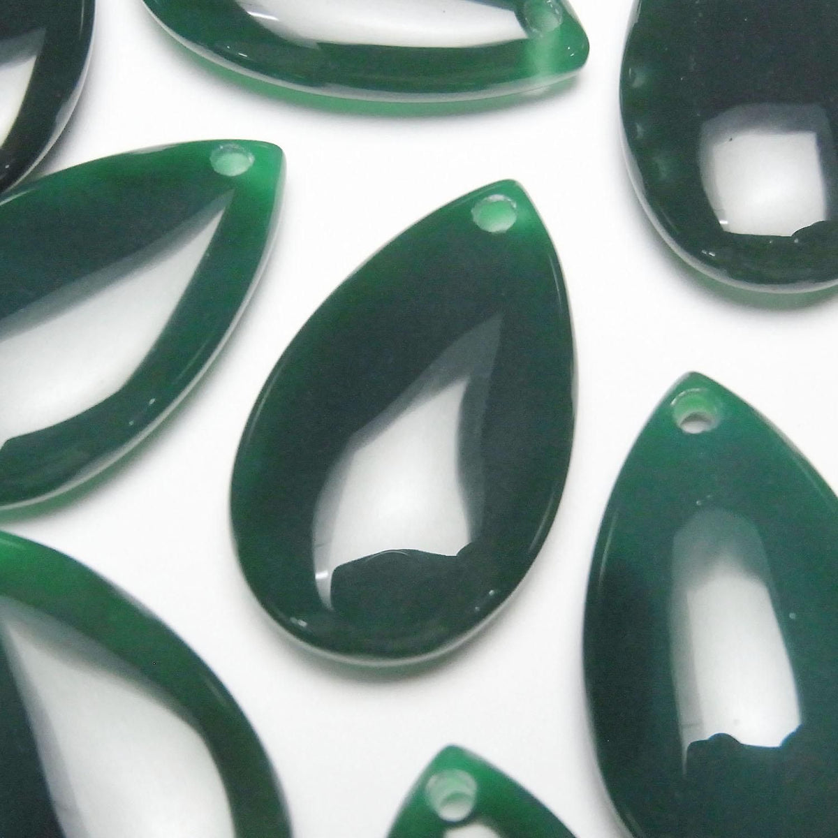 Green Onyx AAA Pear Shape 30x18mm 2pcs