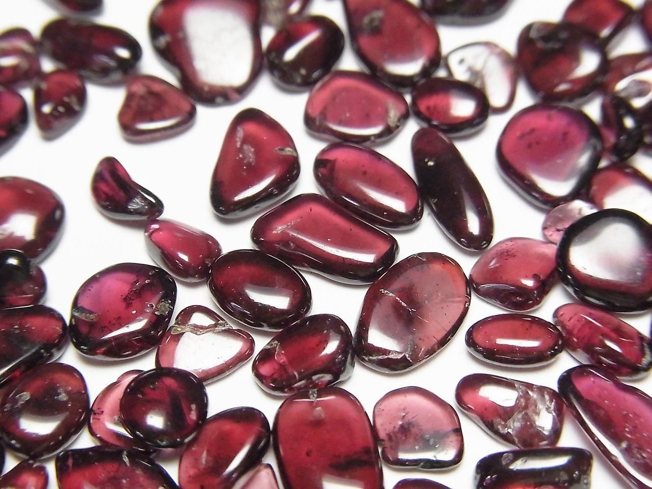 Garnet AAA- Undrilled Chips 100 grams