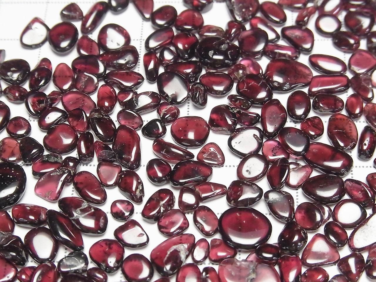 Garnet AAA- Undrilled Chips 100 grams