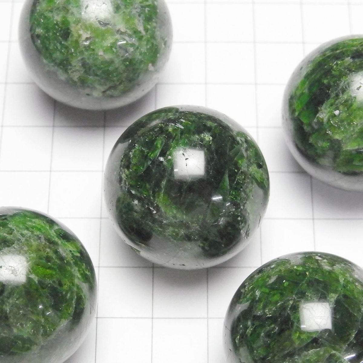 Chrome Diopside AA+ Sphere, Round 30mm 1pc