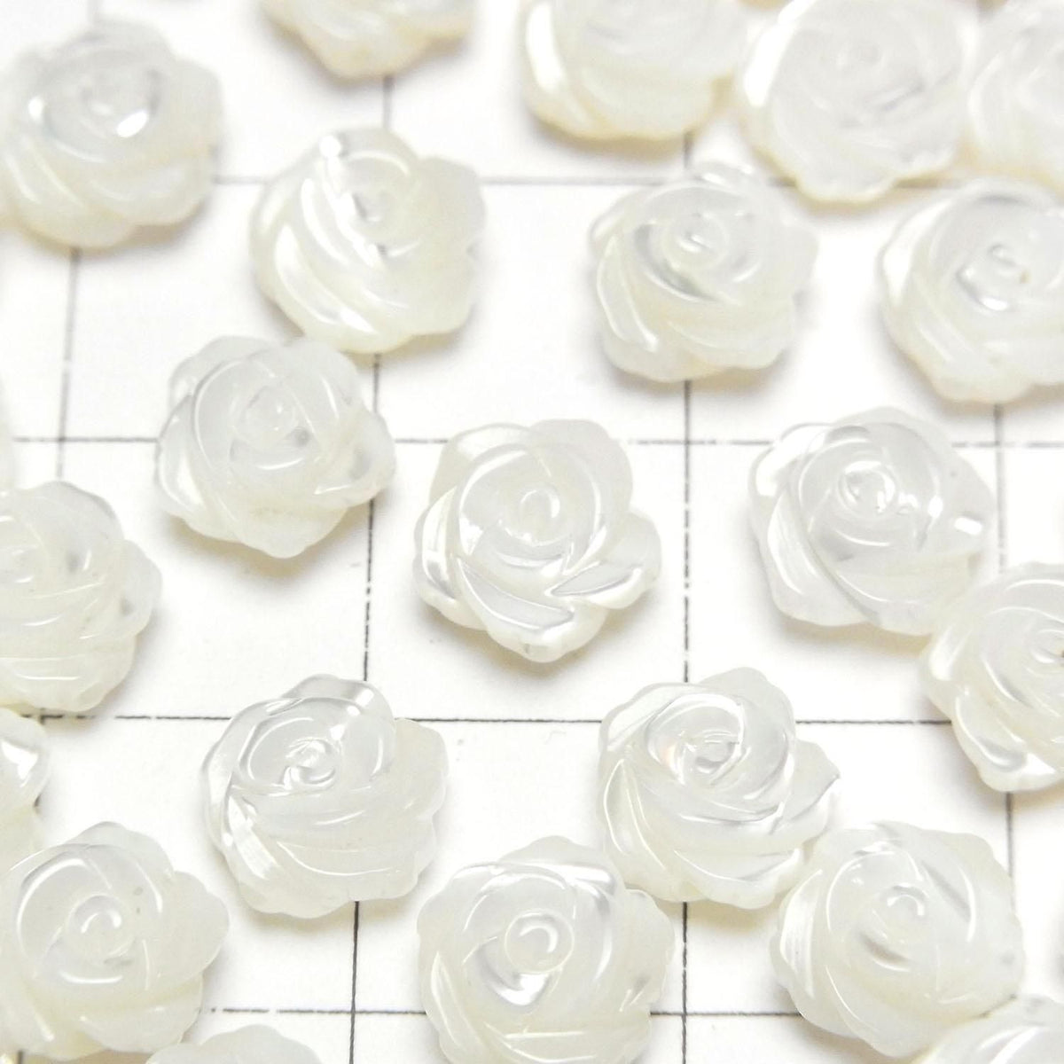 Mother of Pearl (MOP) White Rose (Both Side Finish) 8mm [Drilled Hole] 2pcs