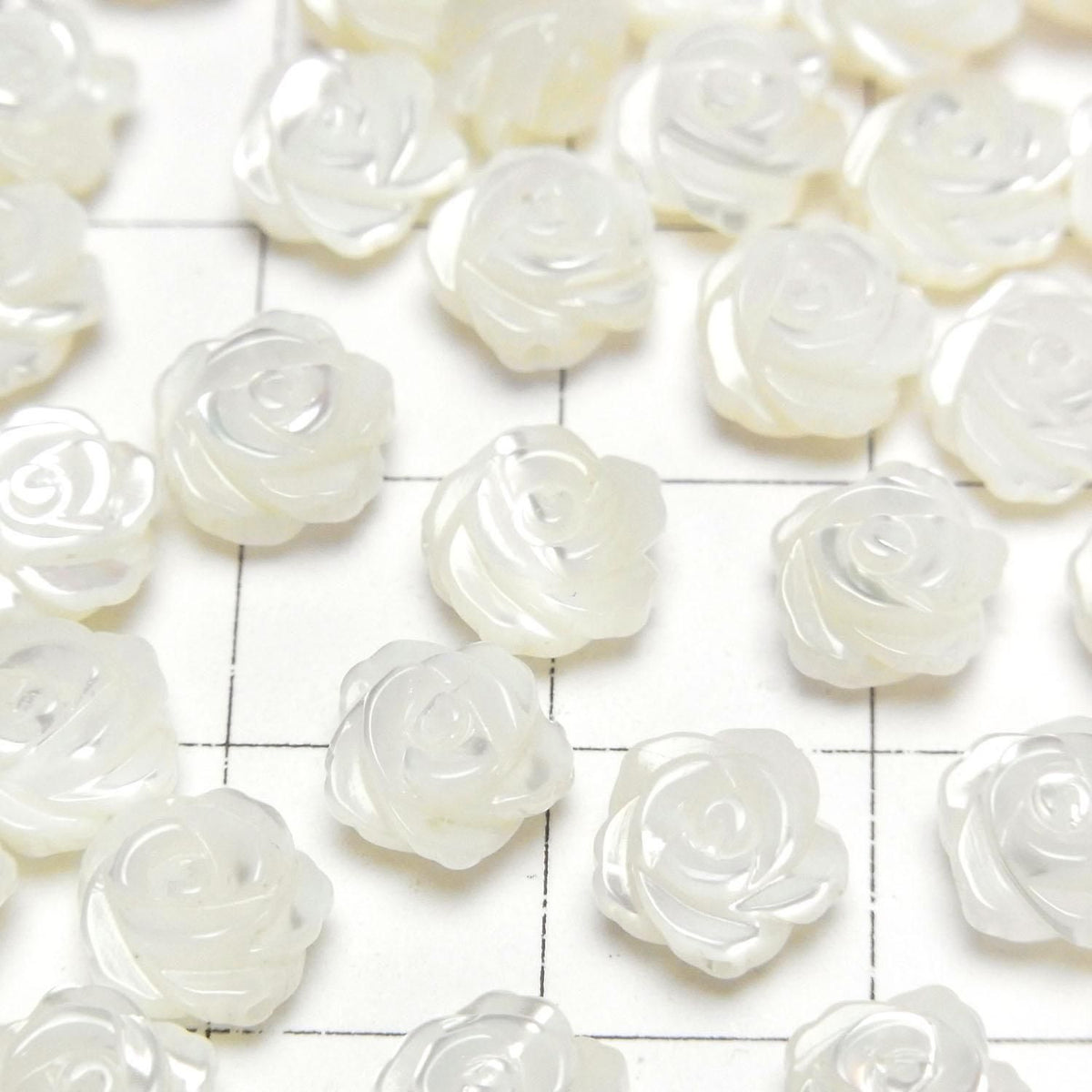 Mother of Pearl (MOP) White Rose (Both Side Finish) 8mm [Drilled Hole] 2pcs