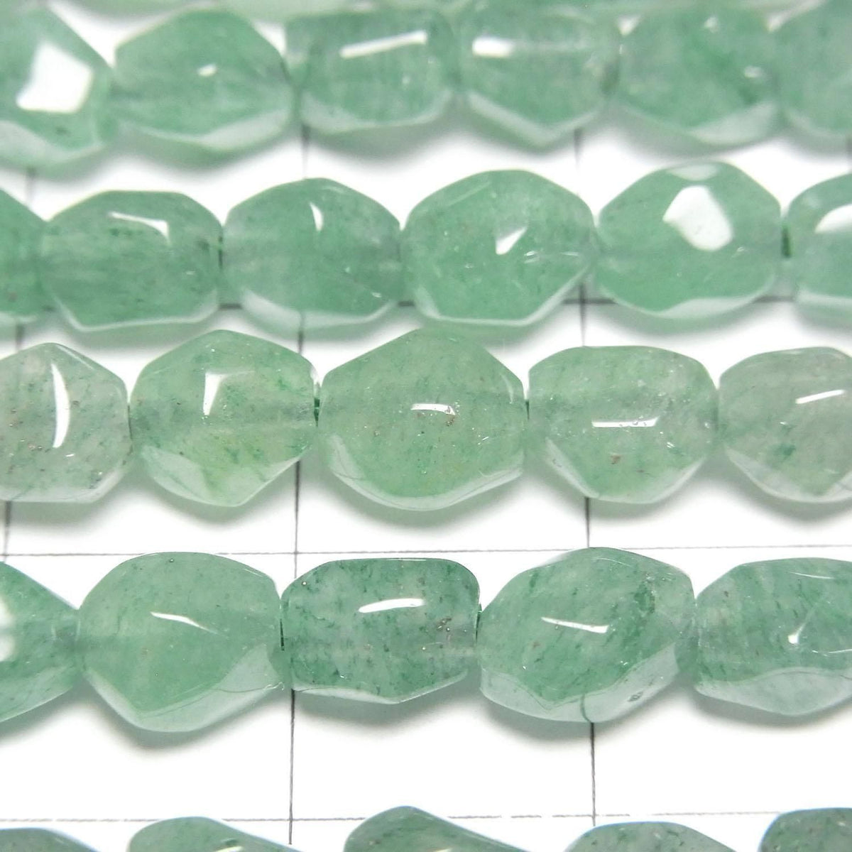 Green Aventurine Small Size Faceted Nugget with 1strand beads of Beads (approx. 15 inches/37 cm)