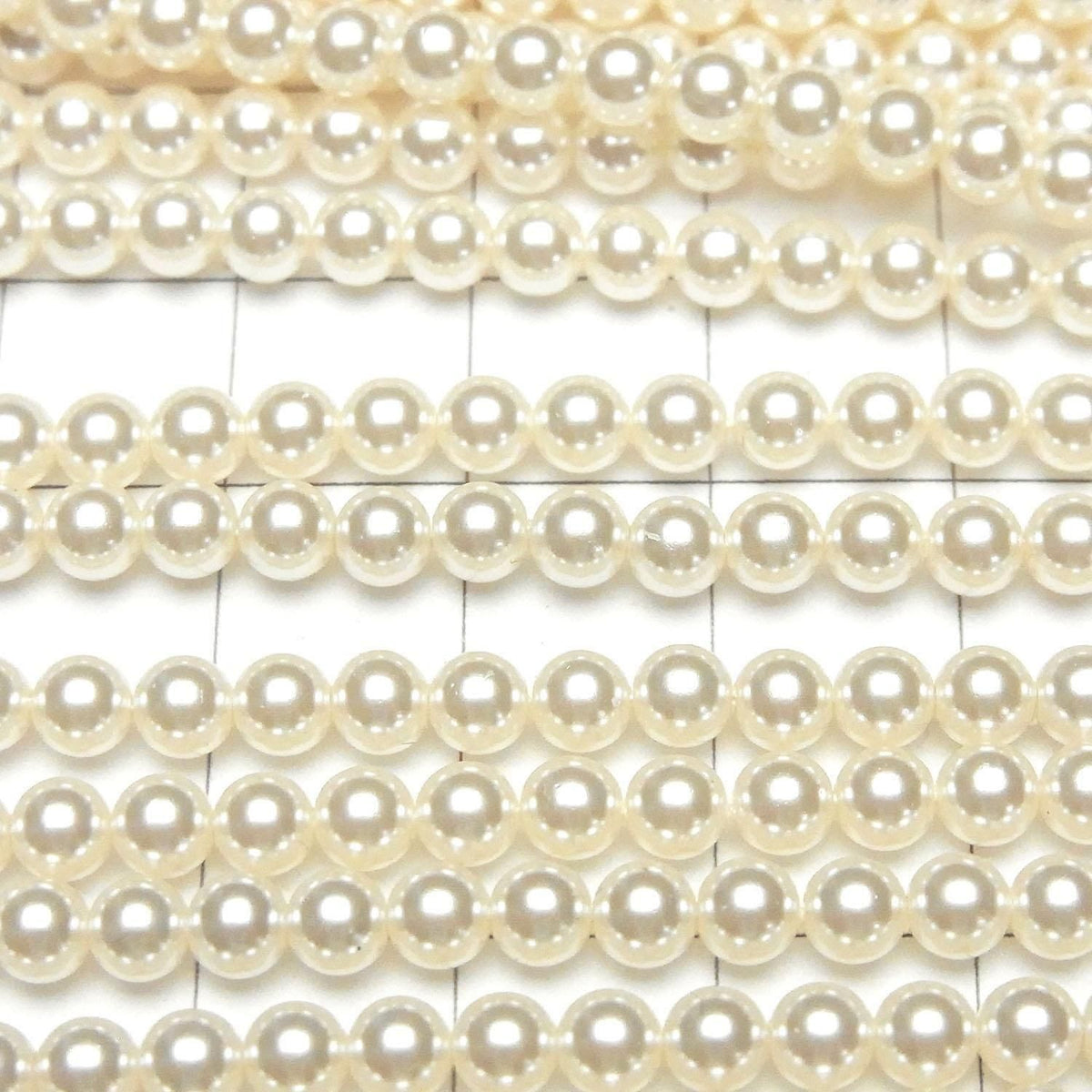 Glass pearls round 4mm [off-white] 1strand beads (approx. 15 inches/38 cm)