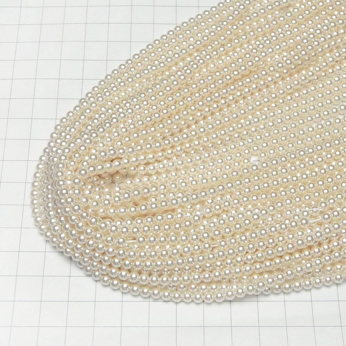 Glass pearls round 4mm [off-white] 1strand beads (approx. 15 inches/38 cm)