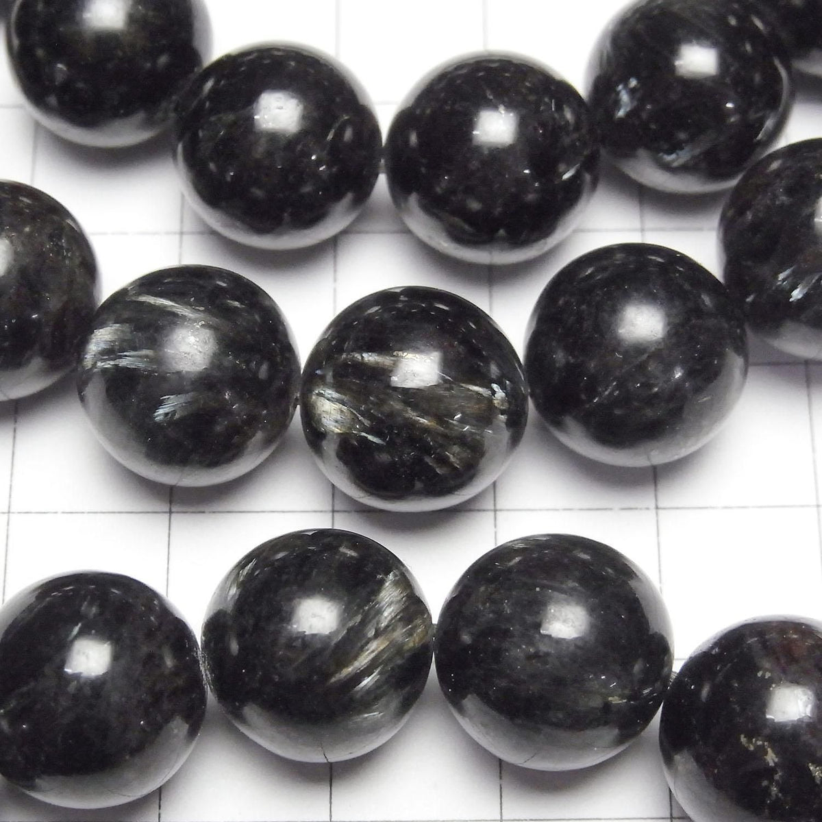 Nuummite Round 14mm 1strand beads (Bracelet)