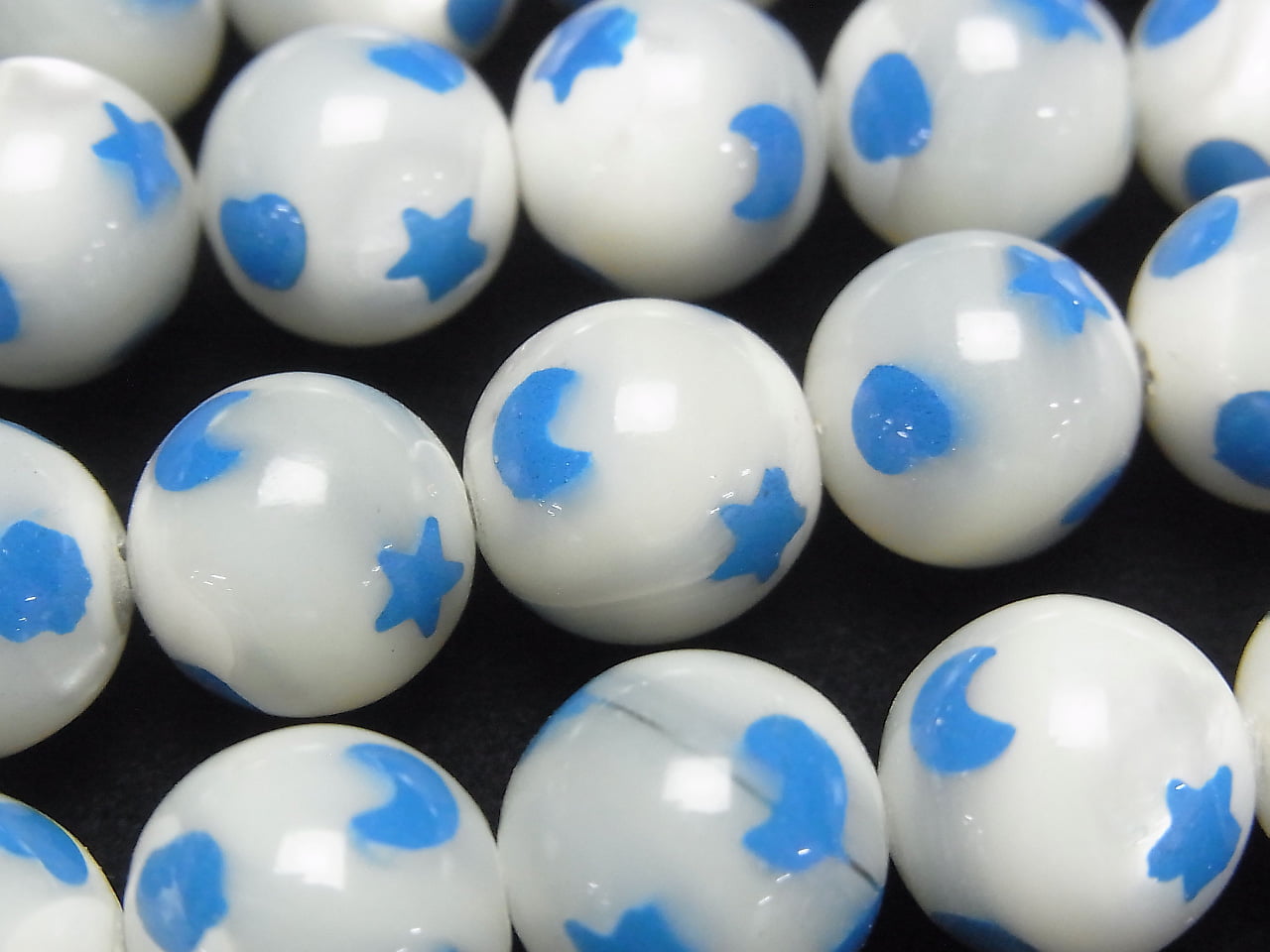 1strand $7.79! Print in! Mother of Pearl MOP White Round 12mm [Light Blue] 1strand beads (aprx.15inch / 37cm)