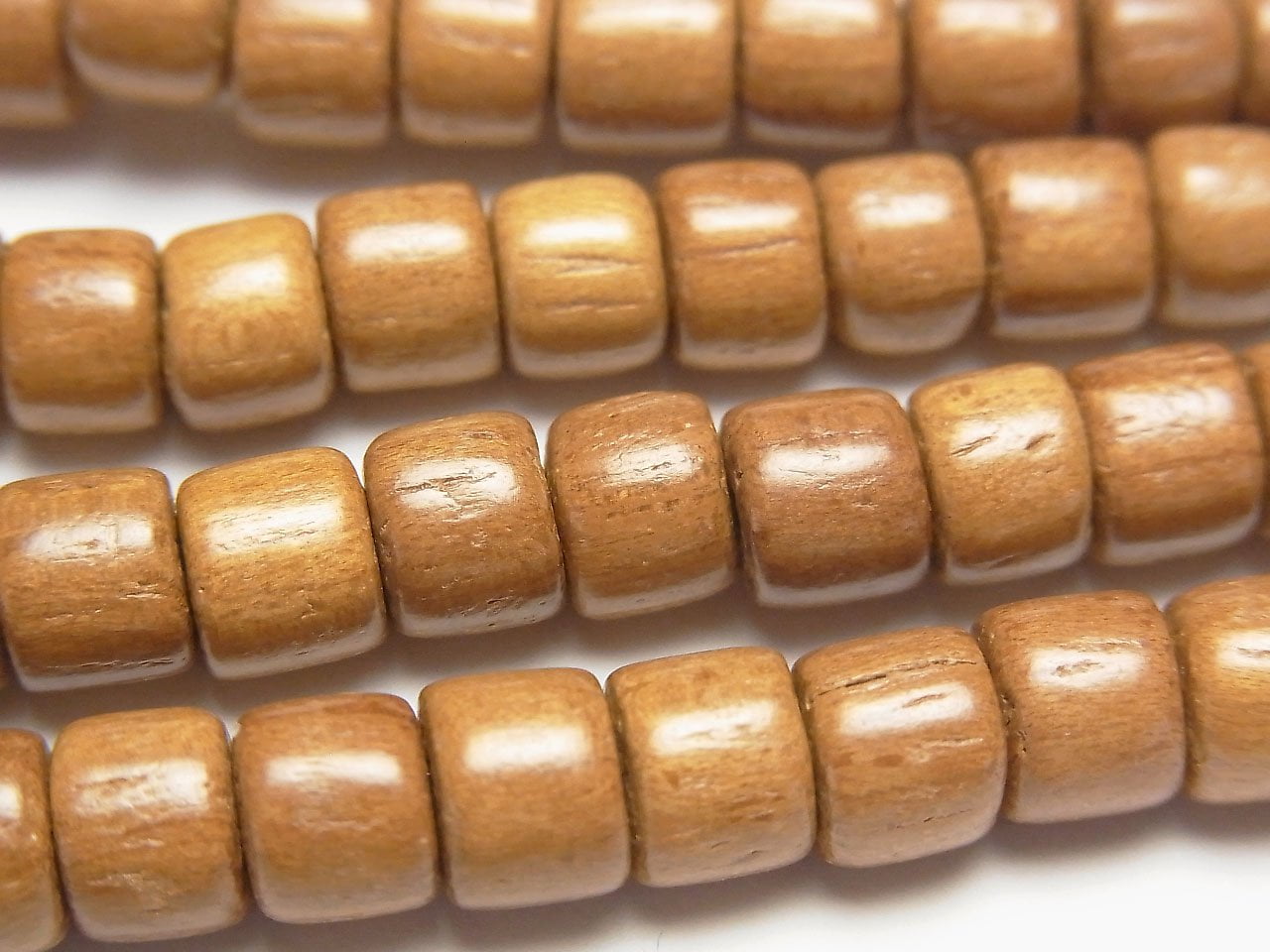Gelbe Holzperlen Rondelle (Heishi) 7x7x5mm 1 Strang ungefähr 15 Zoll / 38 cm