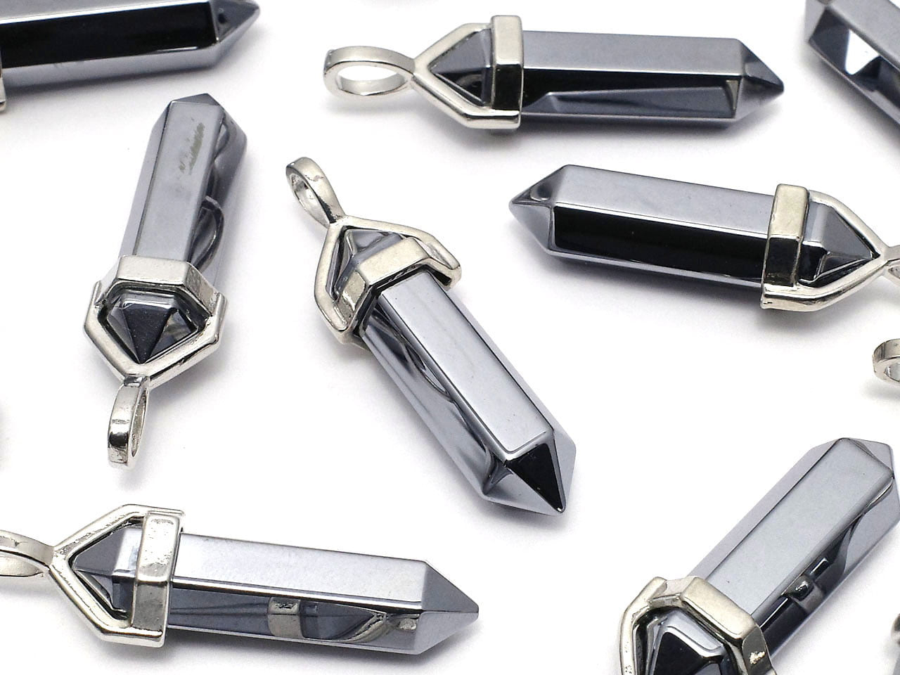 Terahertz Double Point Pendant 40x8x8mm 1pc