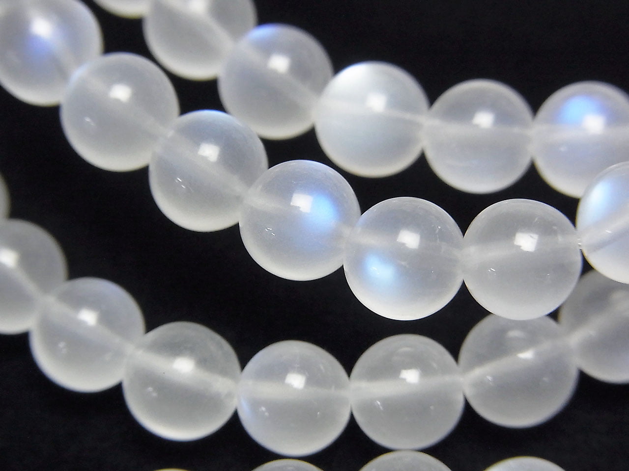 Top Quality Sri Lankan Royal Blue Moonstone AAAAA Round 6mm 1strand beads (Bracelet)