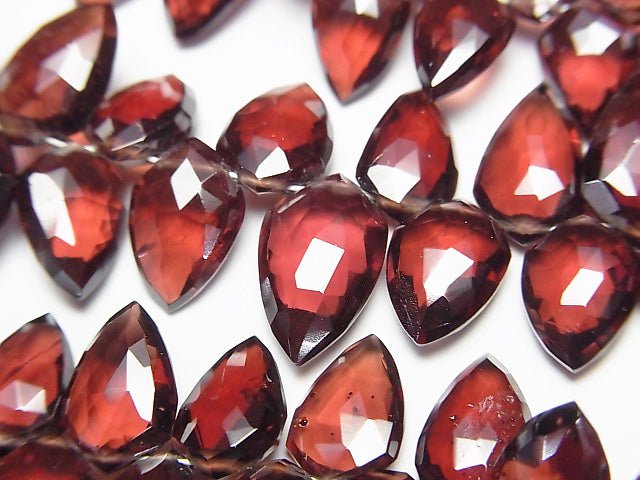 [Video] High Quality Mozambique Garnet AAA- Deformed Pear shape Faceted Briolette half or 1strand beads (aprx.8inch/21cm)