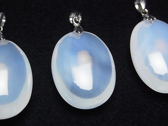 High Quality Moonlight Quartz AAA 'Oval Pendant Silver925 1pc
